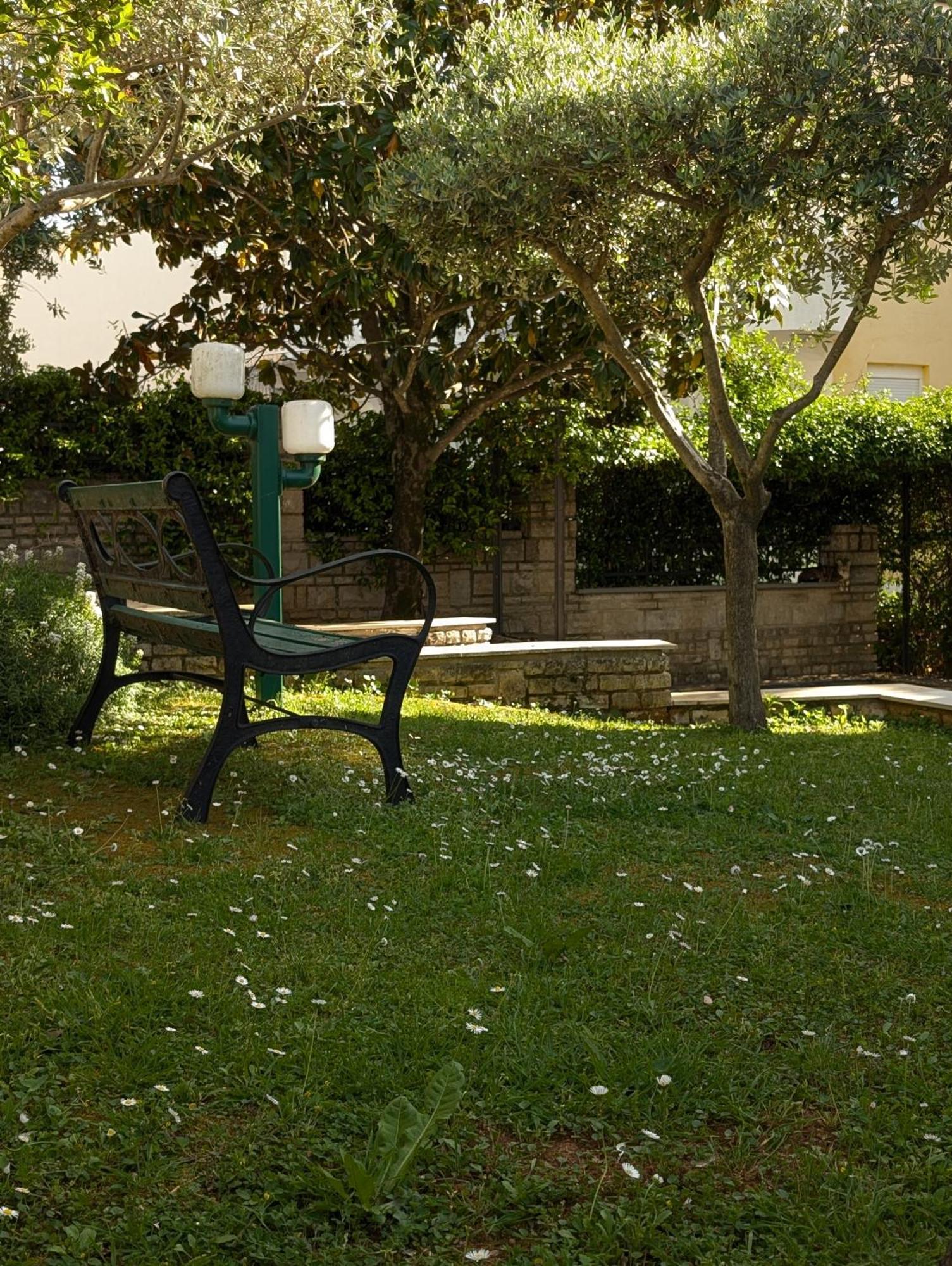 Apartments Glam Porec Bagian luar foto